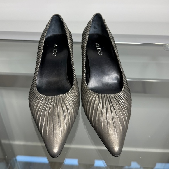 Aldo Gray Pointy Kitten Women's Pumps (38) - Picture 2 of 6
